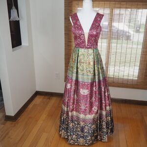 Sherri Hill Gown Size 6 Pink Floral Beaded V-Neck Satin A-Line Prom Formal Dress